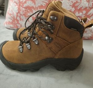 Pyrenees Waterproof Hiking Boots